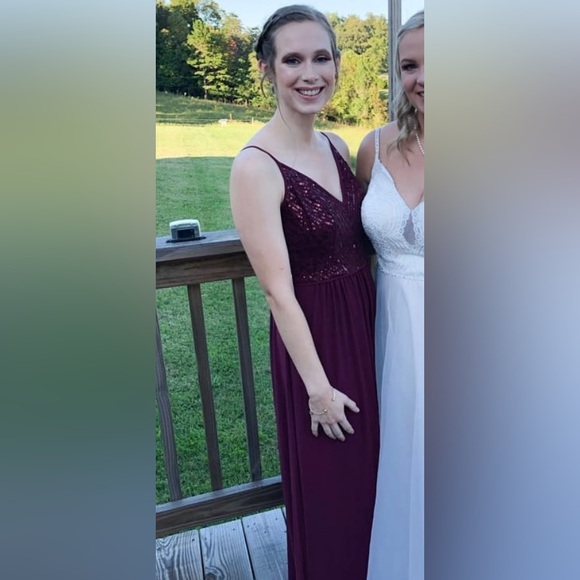 Merlot Sequin Bodice Stretch David’s Bridal Bridesmaid Dress - Picture 5 of 6